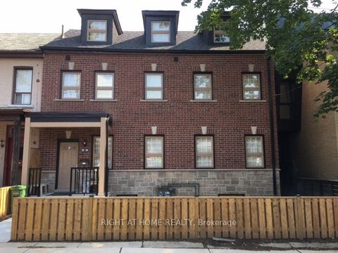 89 Bellwoods Avenue 3 Toronto ON M6J 3N4