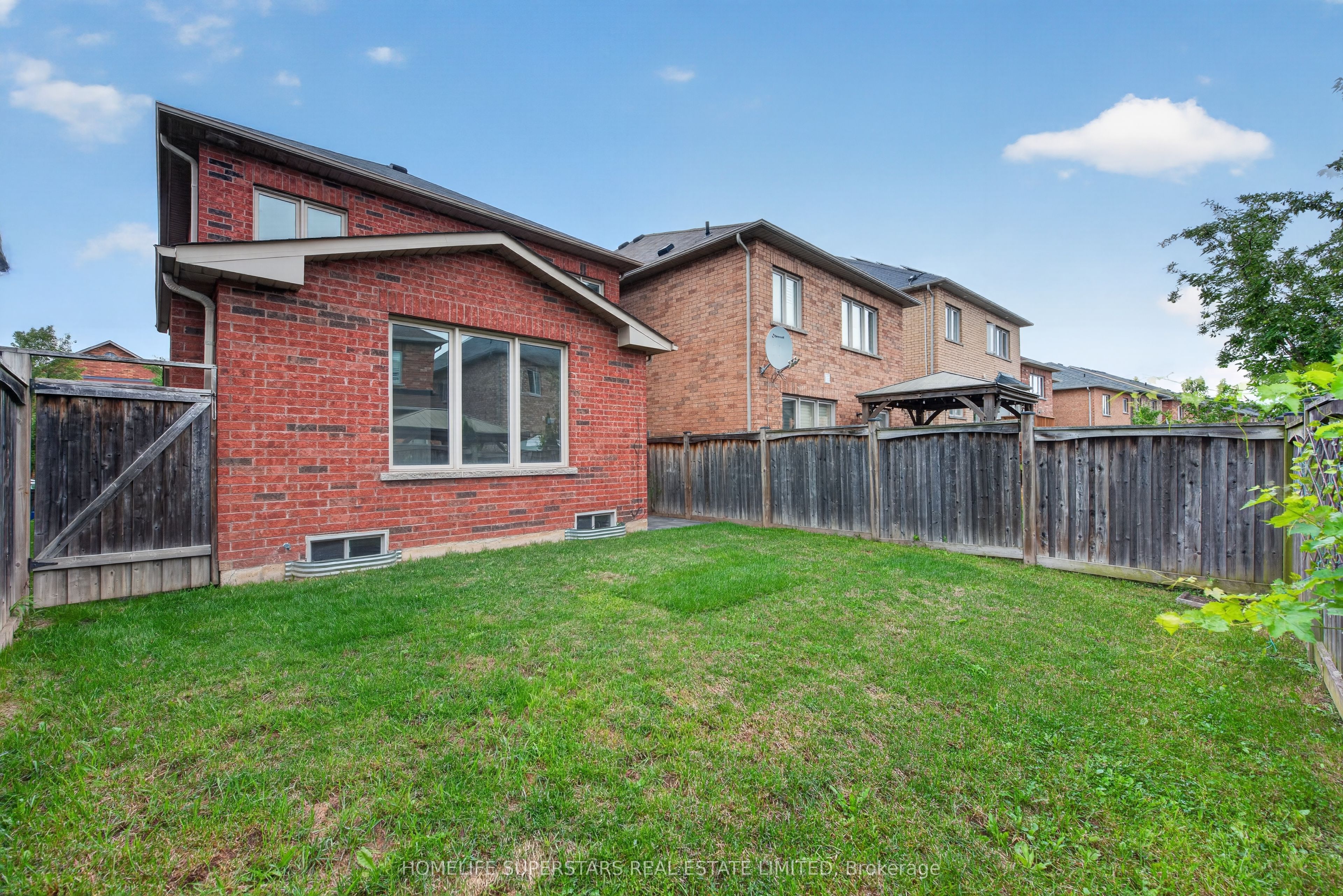 254 Giddings Crescent