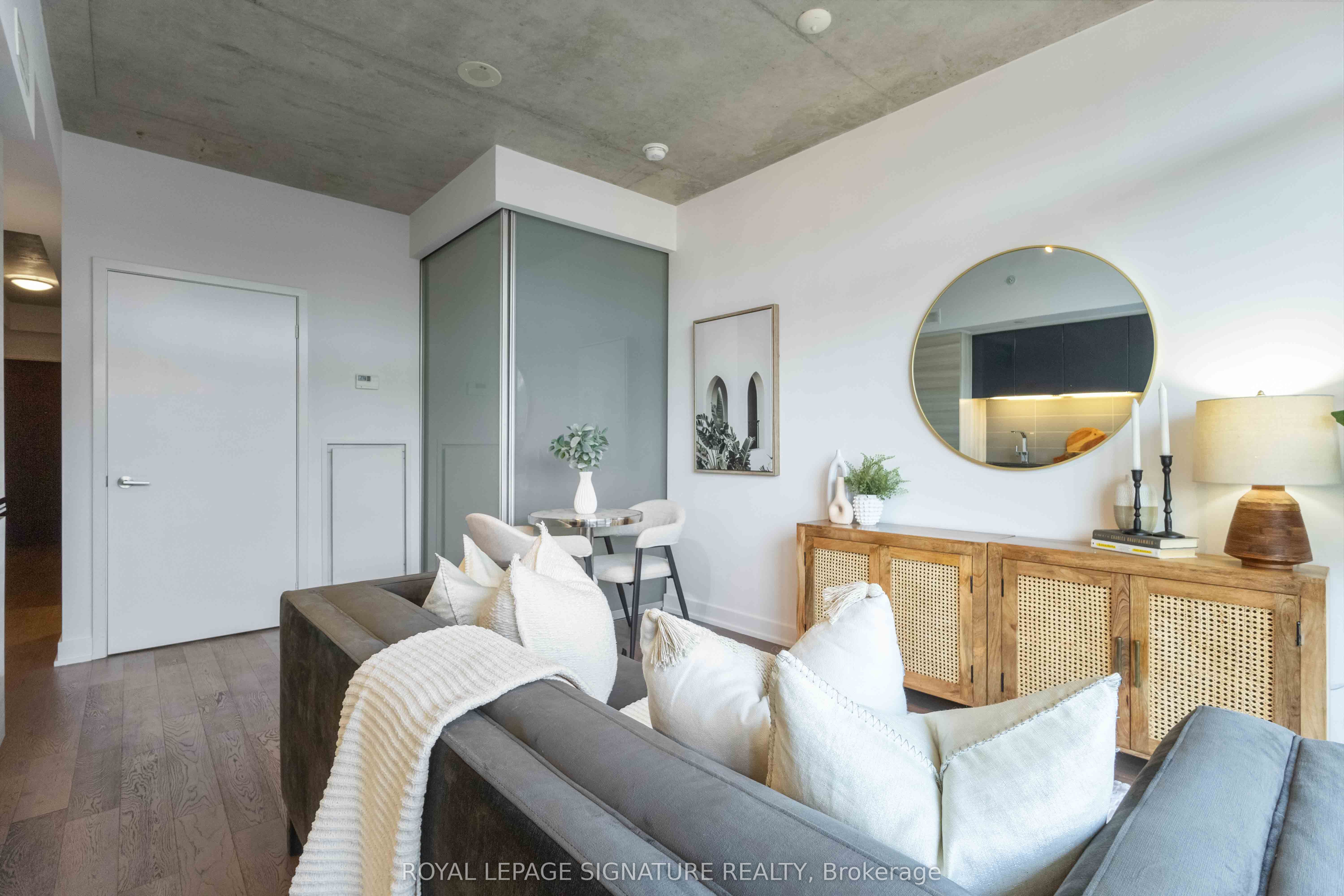 1190 Dundas Street E 406