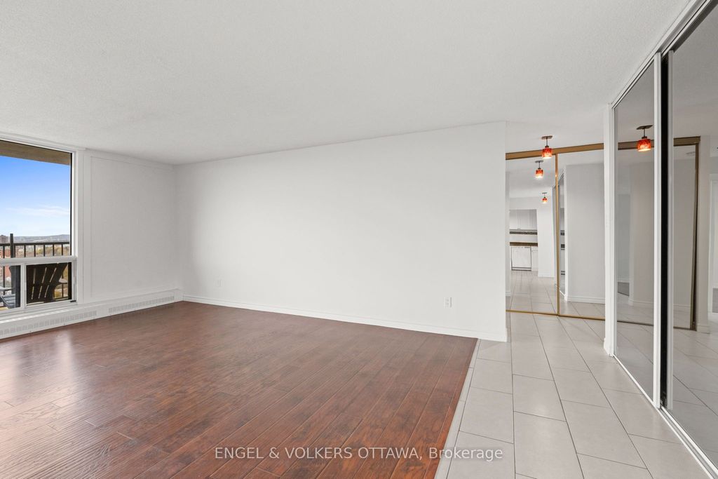 Photo of 665 Bathgate Drive #2001, Overbrook - Castleheights and Area, ON K1K 3Y4 (MLS # X12644064)