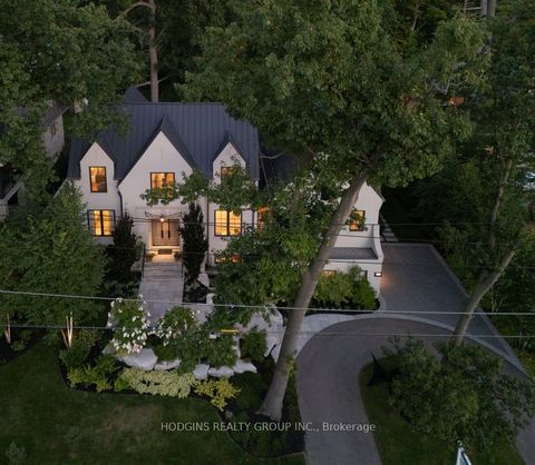 238 Mineola Road W Mississauga ON L5G 2C9