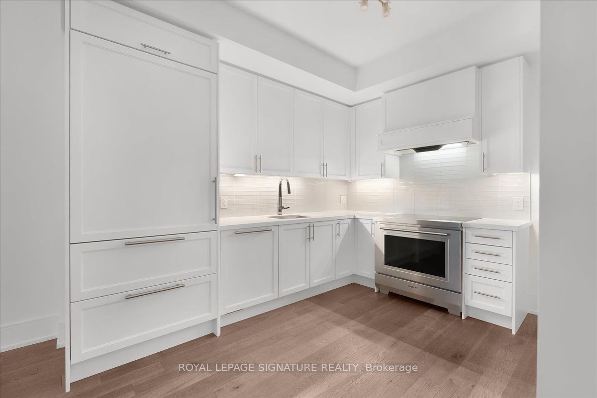 2450 Bloor Street W 301