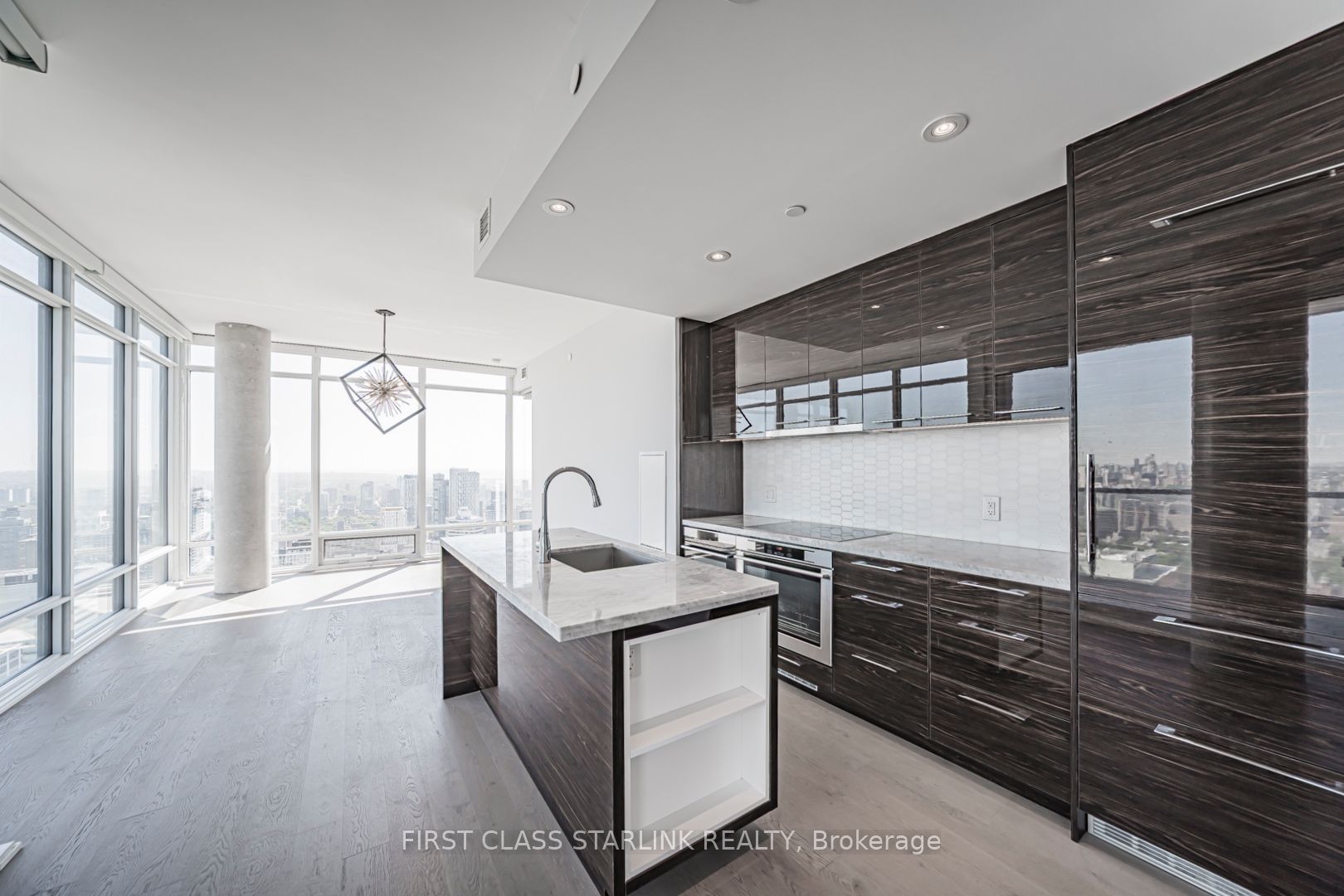 488 University Avenue 4802
