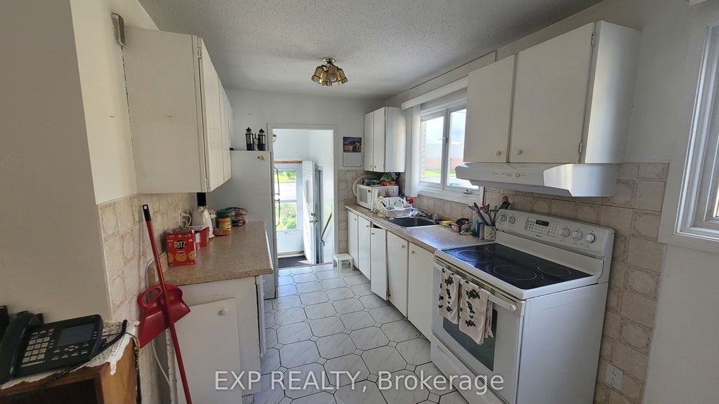 Photo of 1747 Heron Road, Alta Vista and Area, ON K1V 6A2 (MLS # X13750268)