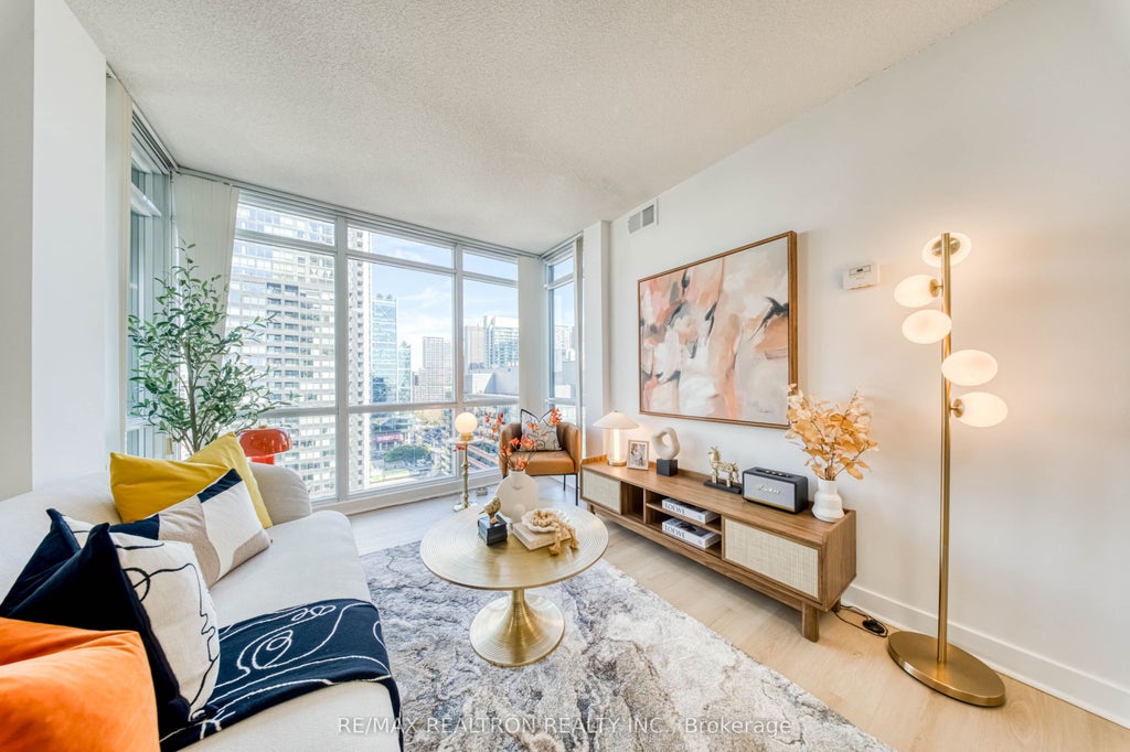 Photo of 15 Fort York Boulevard #2506, Toronto, ON M5V 3Y4 (MLS # C13832716)