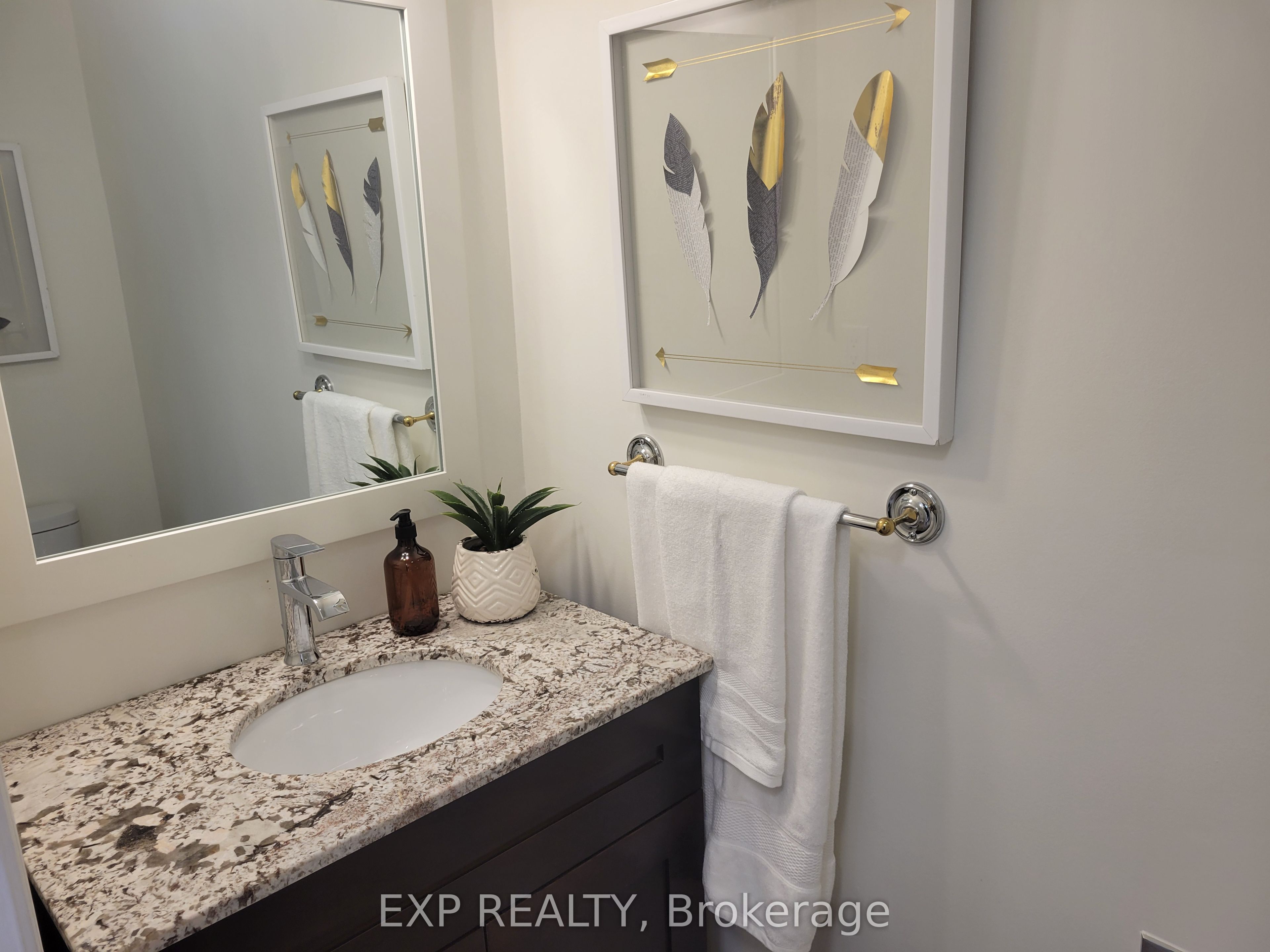 1104 Sawgrass Crescent