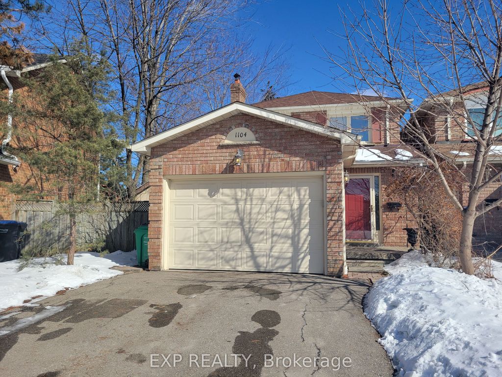 Photo of 1104 Sawgrass Crescent, Mississauga, ON L5C 3V4 (MLS # W12817708)