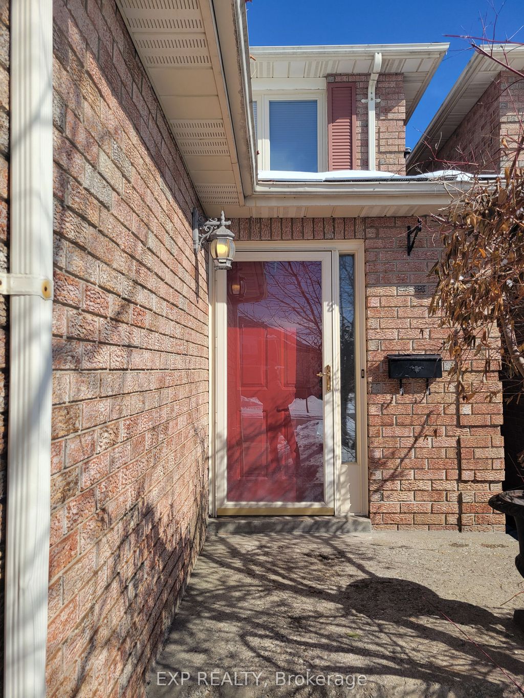 Photo of 1104 Sawgrass Crescent, Mississauga, ON L5C 3V4 (MLS # W12817708)