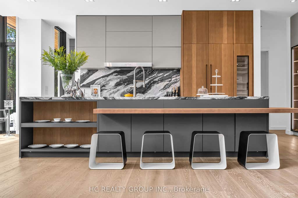 Photo of 7 Whitelaw Court, Markham, ON L3T 5E6 (MLS # N13492044)