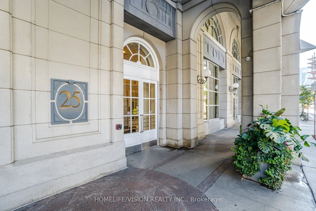 Photo of 25 The Esplanade N/A #706, Toronto, ON M5E 1W5 (MLS # C13805698)