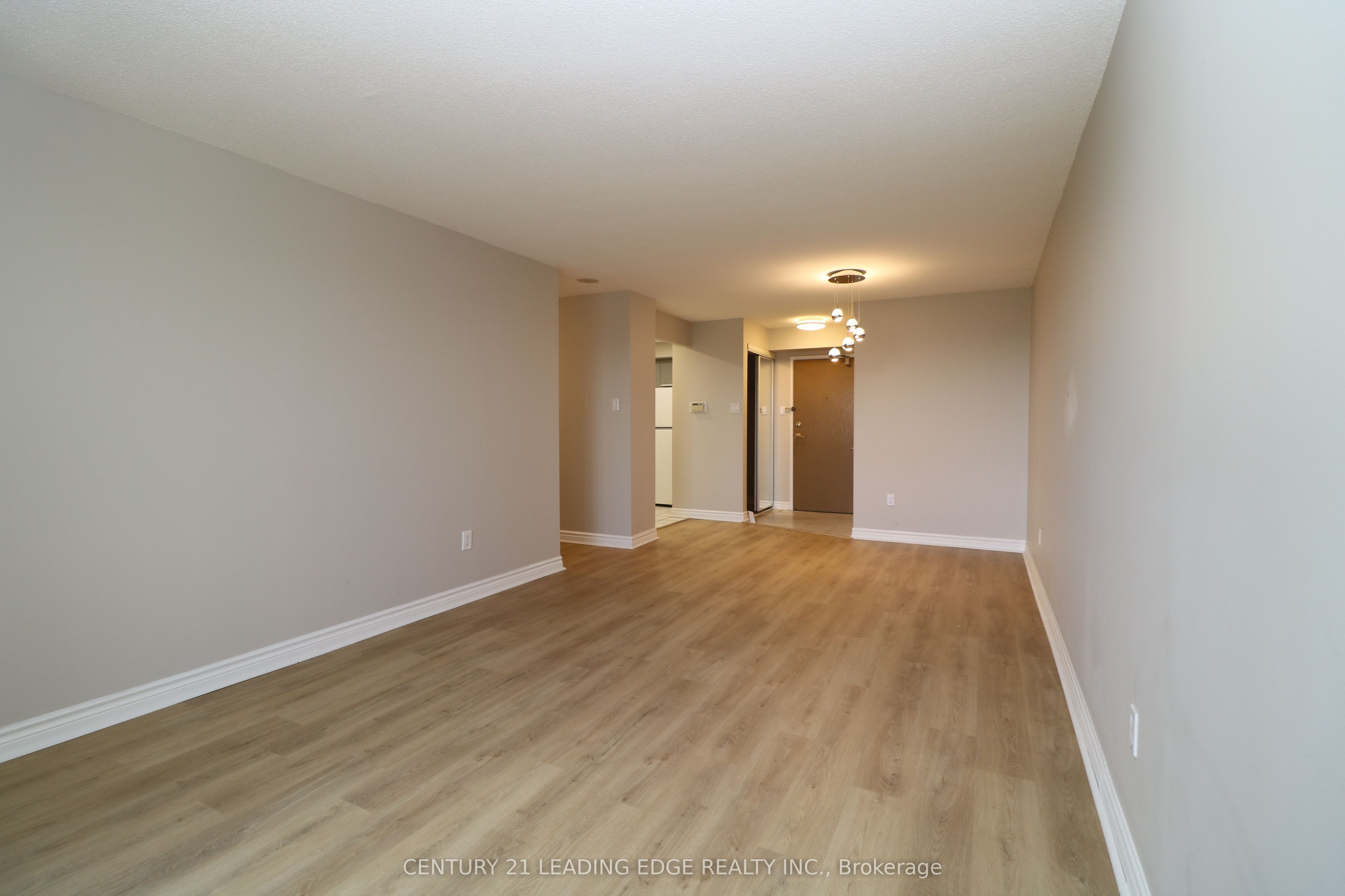 8501 Bayview Avenue 1206