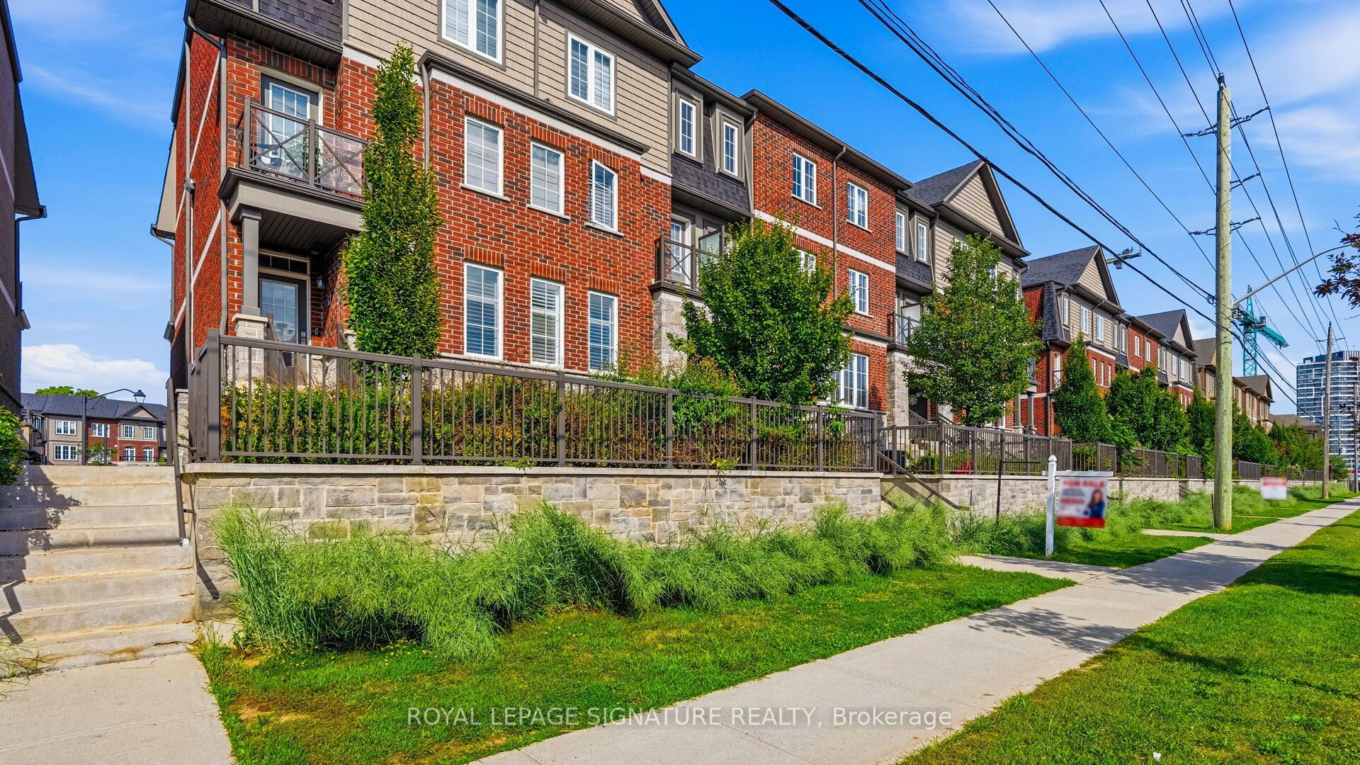 445 Ontario Street S 75