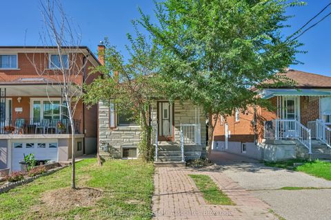 Photo of 20 East Drive, Toronto, ON M6N 2N7 (MLS # W12658542)