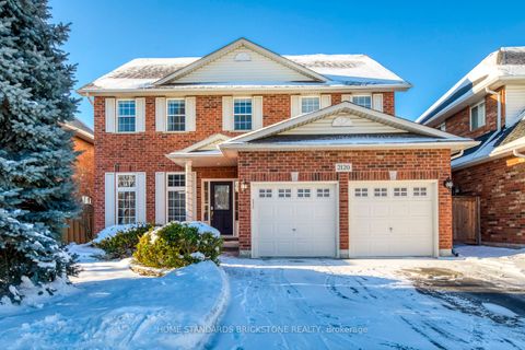 2120 Dalecroft Crescent Burlington ON L7M 4B3