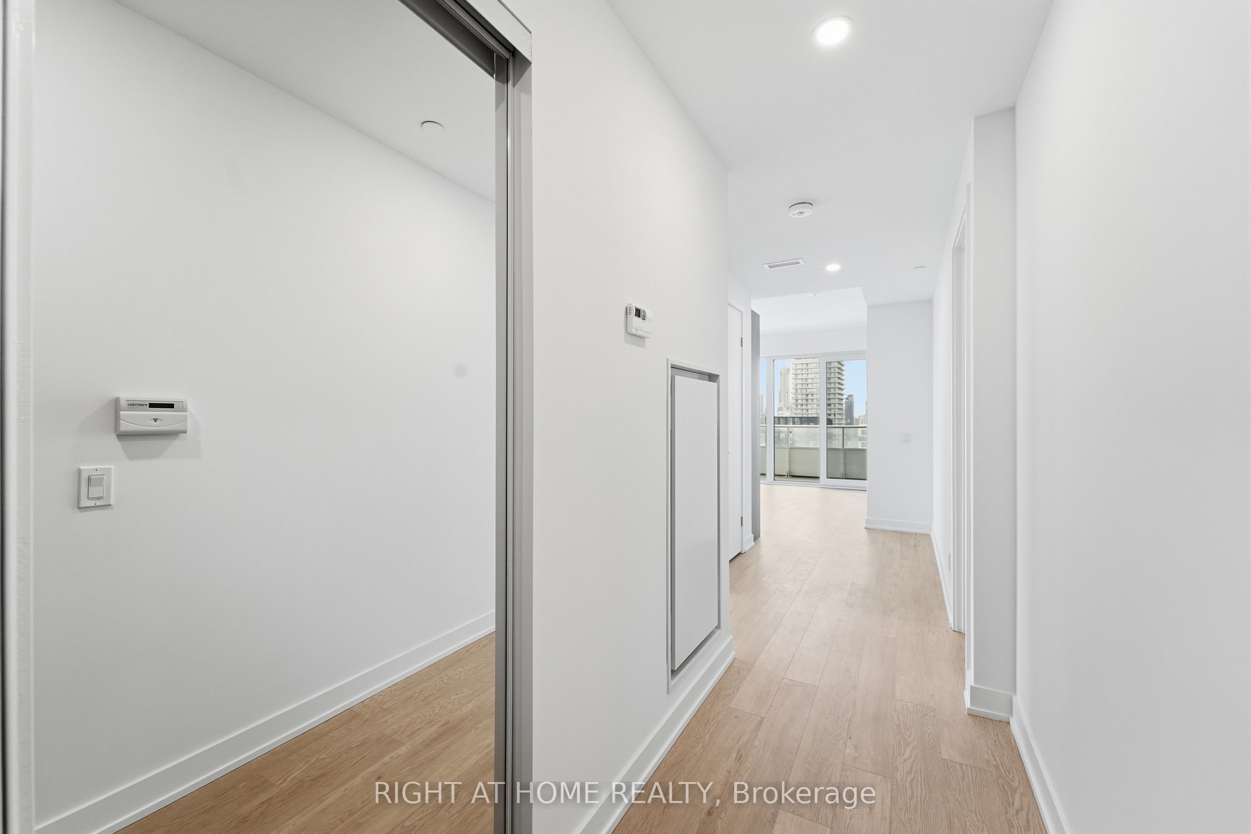 88 Queen Street E 4711