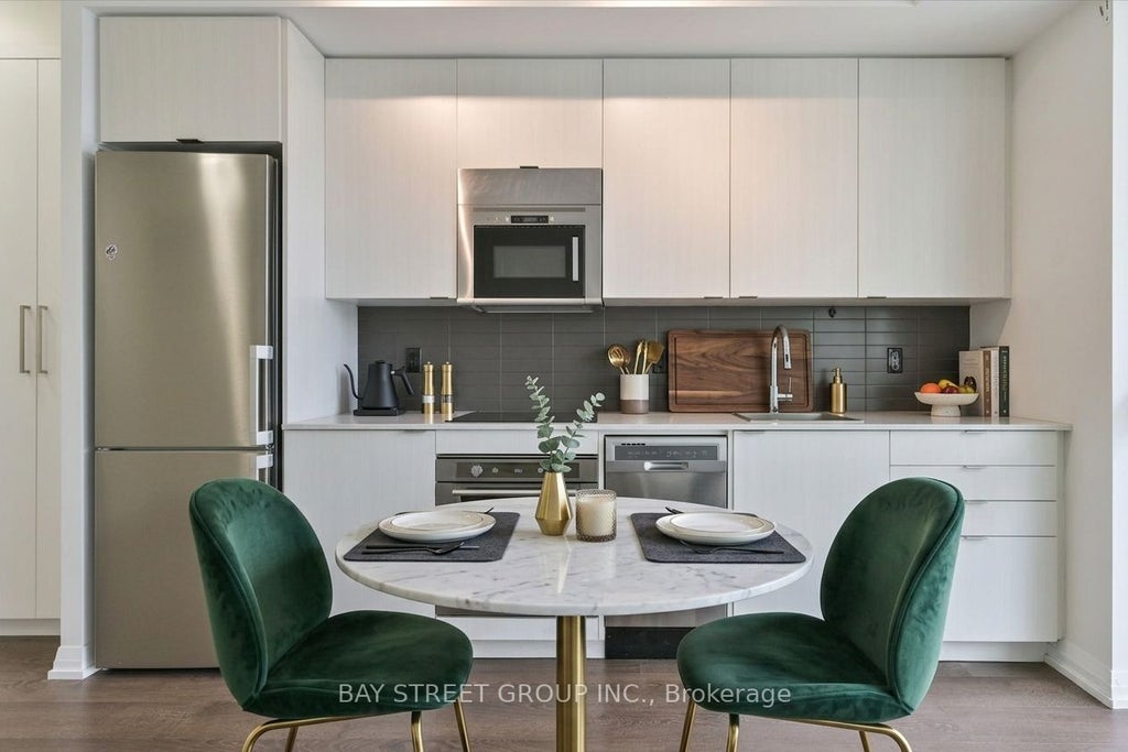 Photo of 101 erskine Avenue #1106, Toronto, ON M4P 0C5 (MLS # C13690408)