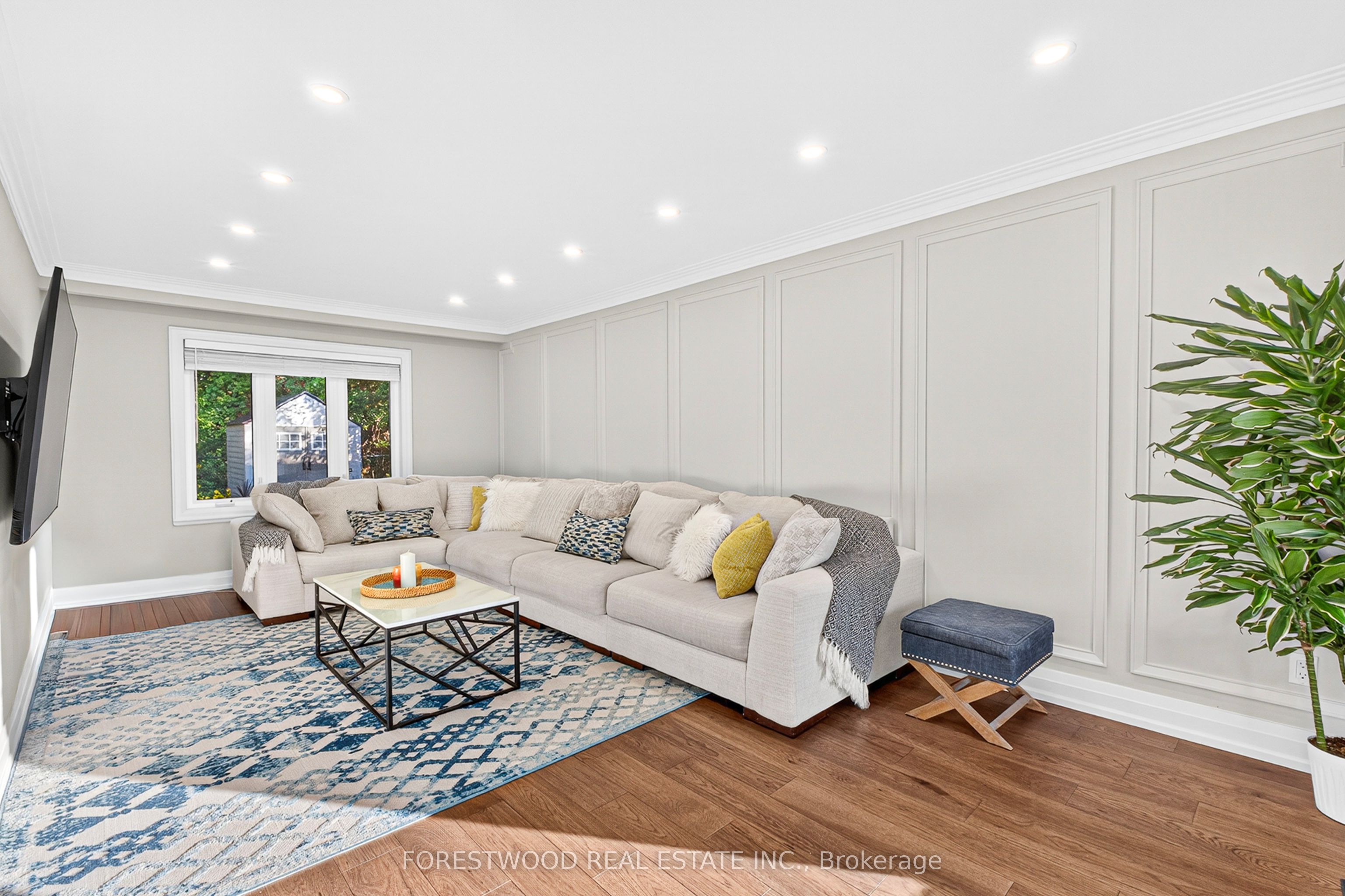 4295 Garnetwood Chase