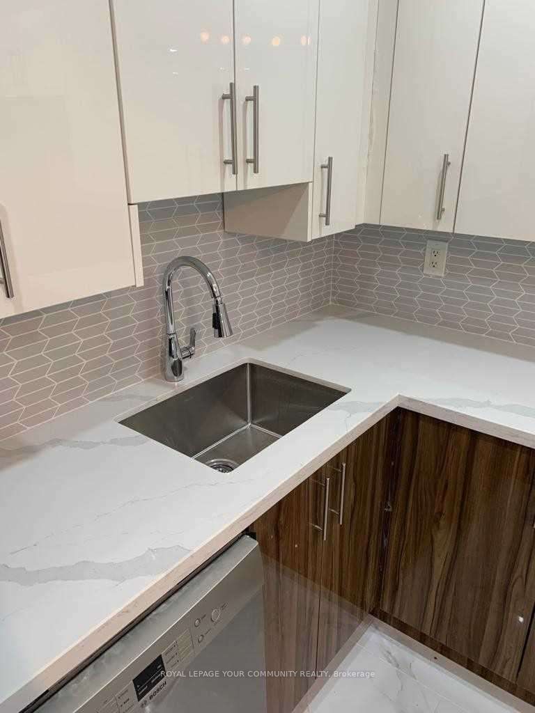 1450 Glen Abbey Gate 1011