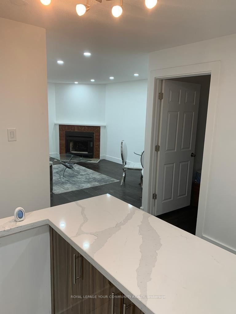 1450 Glen Abbey Gate 1011