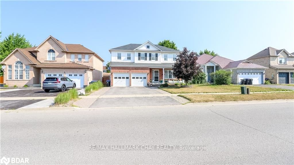 Photo of 14 Gold Park Gate, Essa, ON L0M 1B2 (MLS # N12591070)
