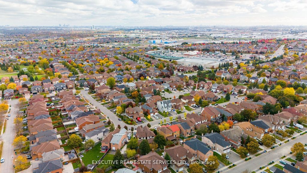 Photo of 48 Eagleridge Drive, Brampton, ON L6R 1E9 (MLS # W12674900)
