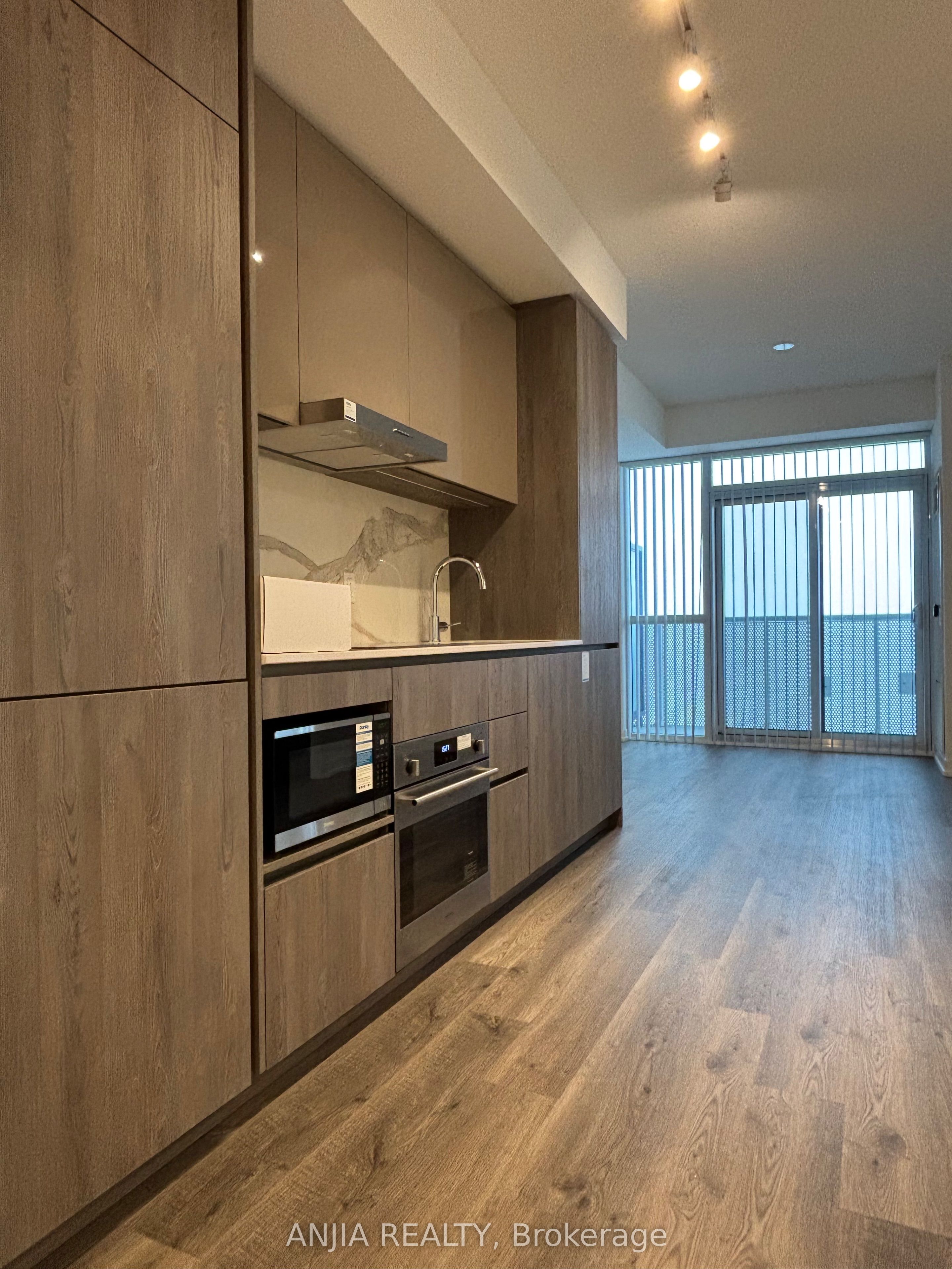 8 Interchange Way 3911