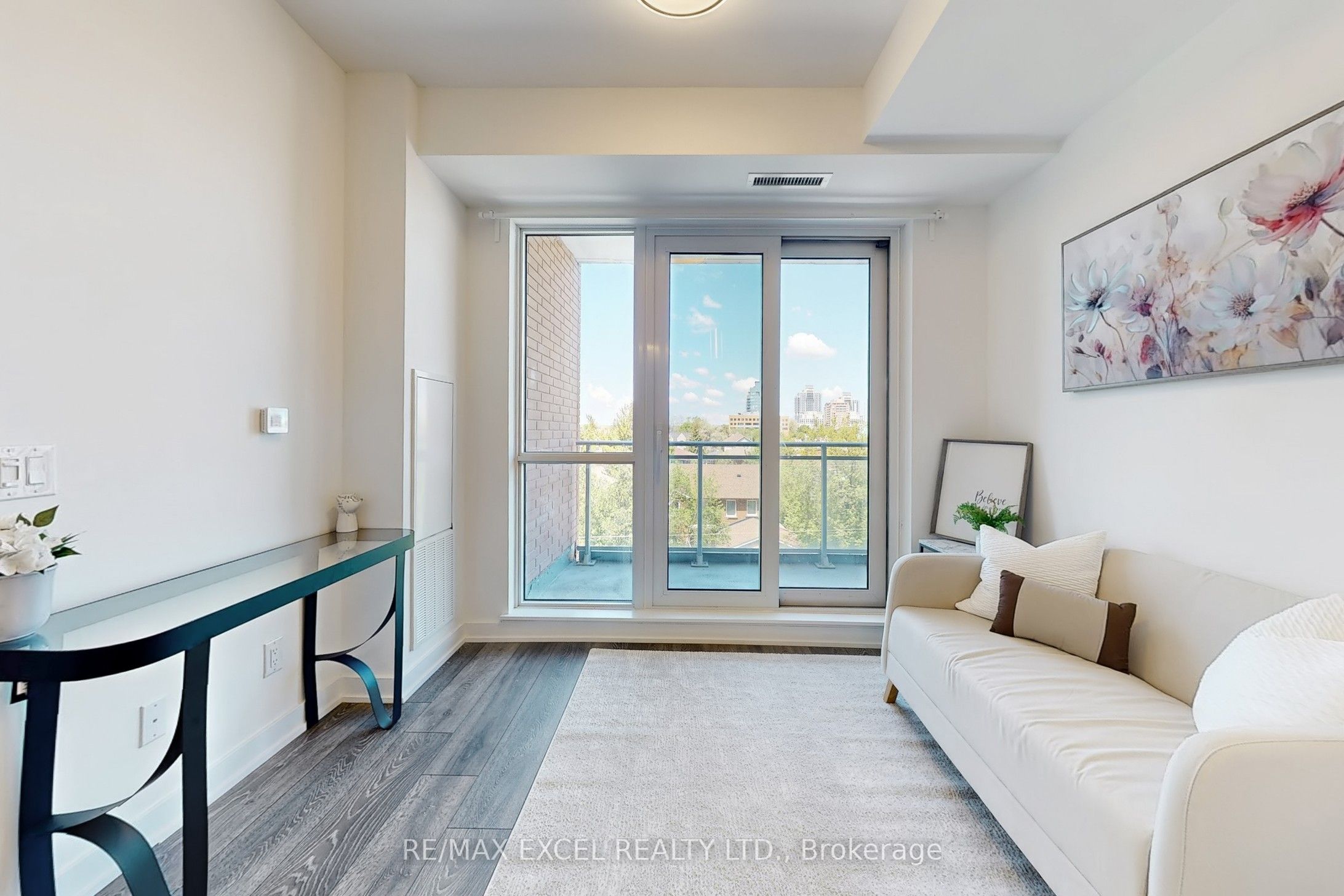 8888 Yonge Street 318
