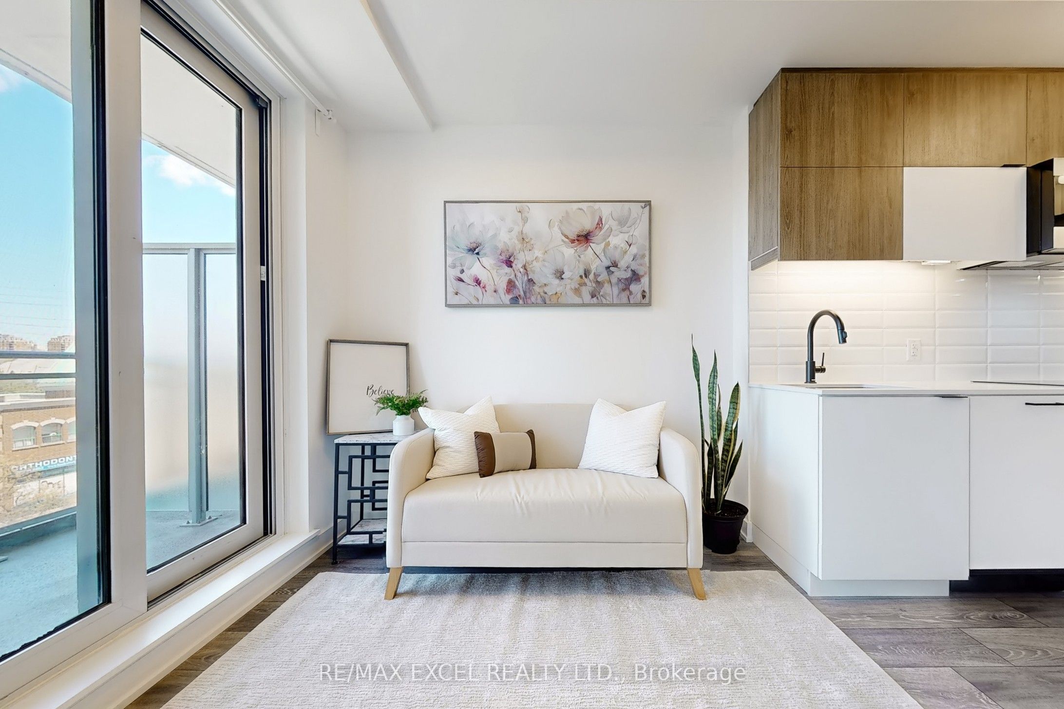 8888 Yonge Street 318