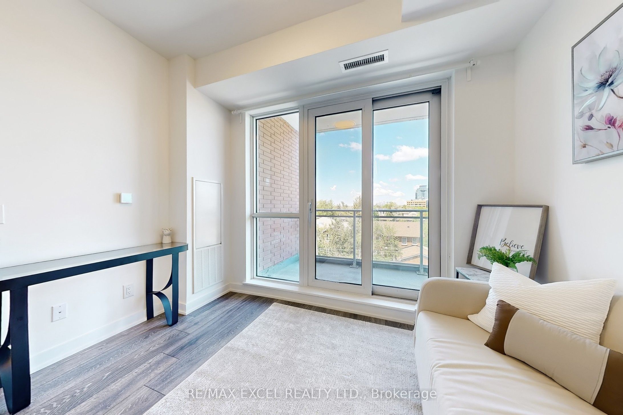8888 Yonge Street 318