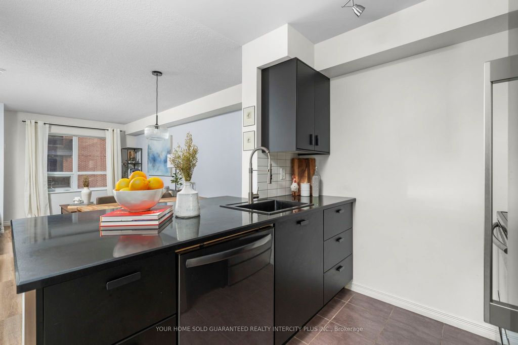 Photo of 60 Heintzman Street #934, Toronto, ON M6P 5A1 (MLS # W12587074)