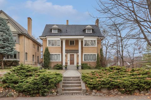 60 Indian Grove Toronto ON M6R 2Y3