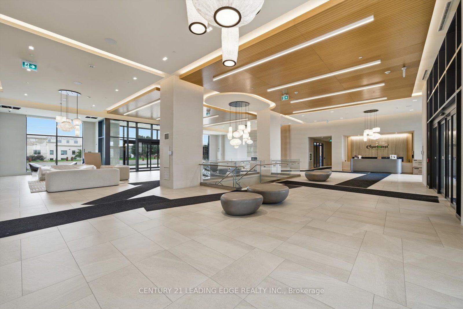 8960 Jane Street 2015