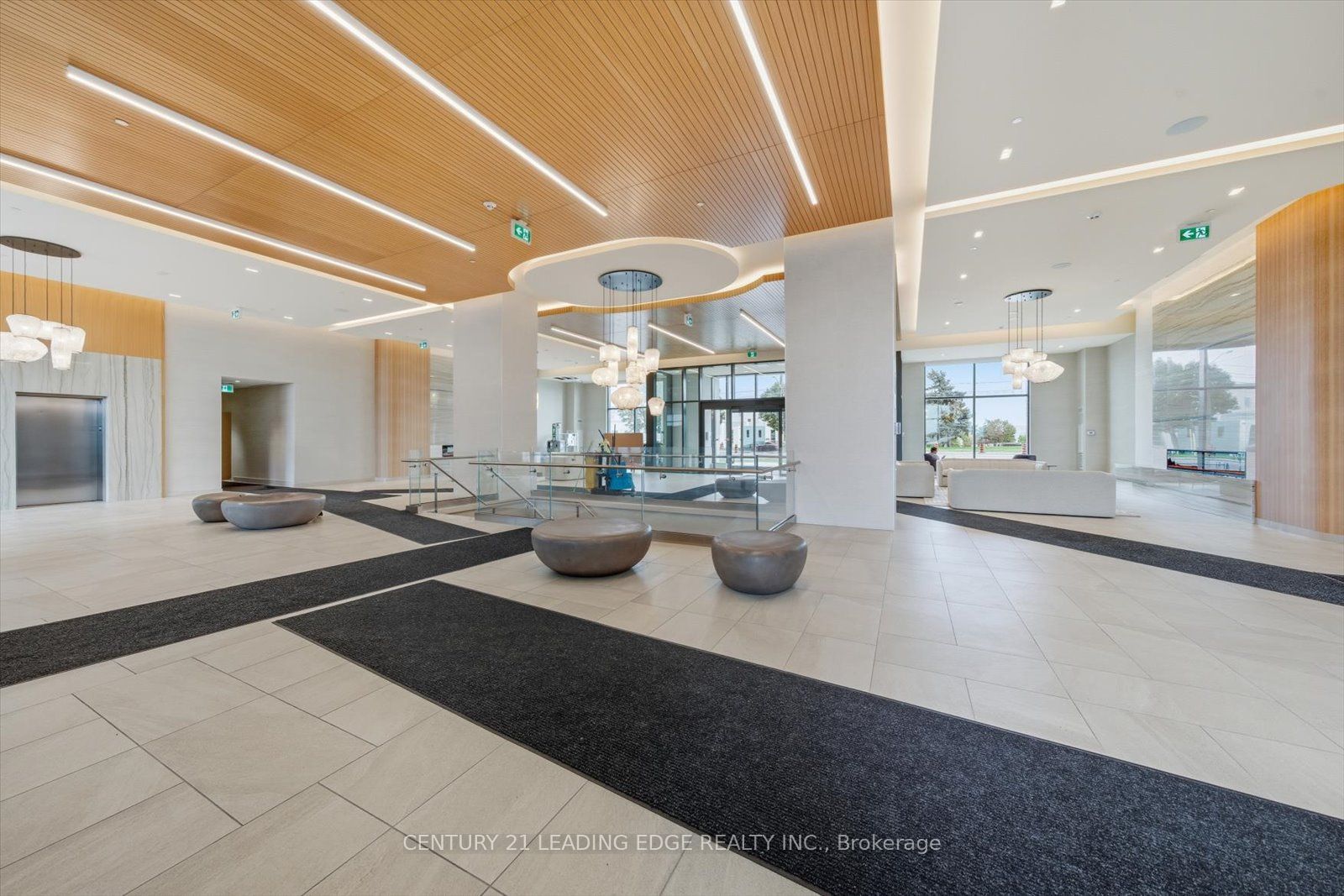 8960 Jane Street 2015