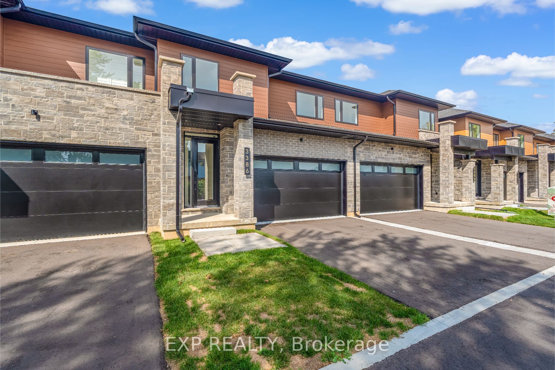 2154 Walkers Line 8