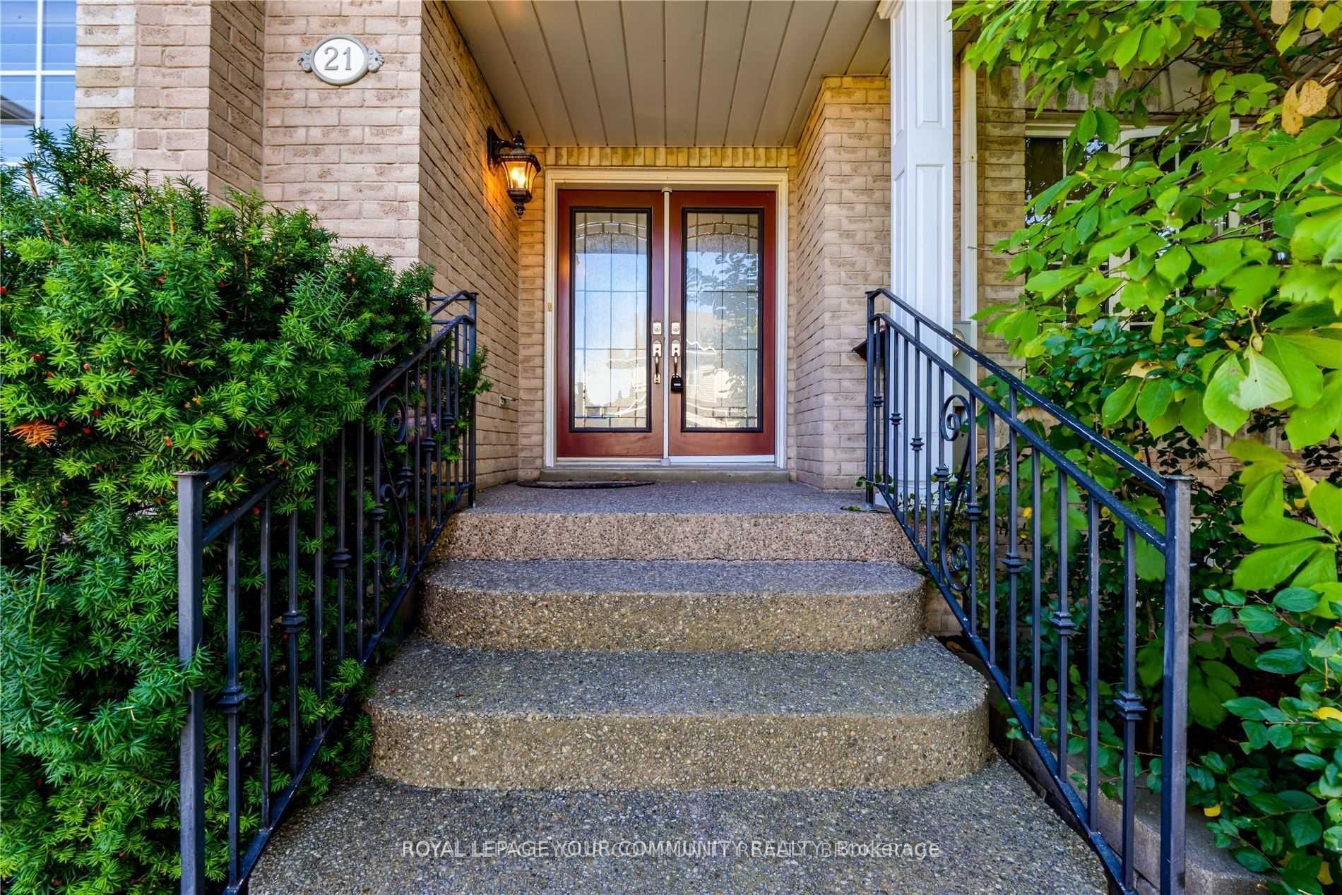 21 Elderbrook Crescent