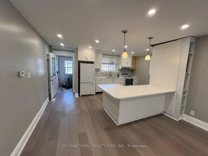 Photo 1 of 19 — 73 Murray Drive 101, Aurora, ON L4G 2C2