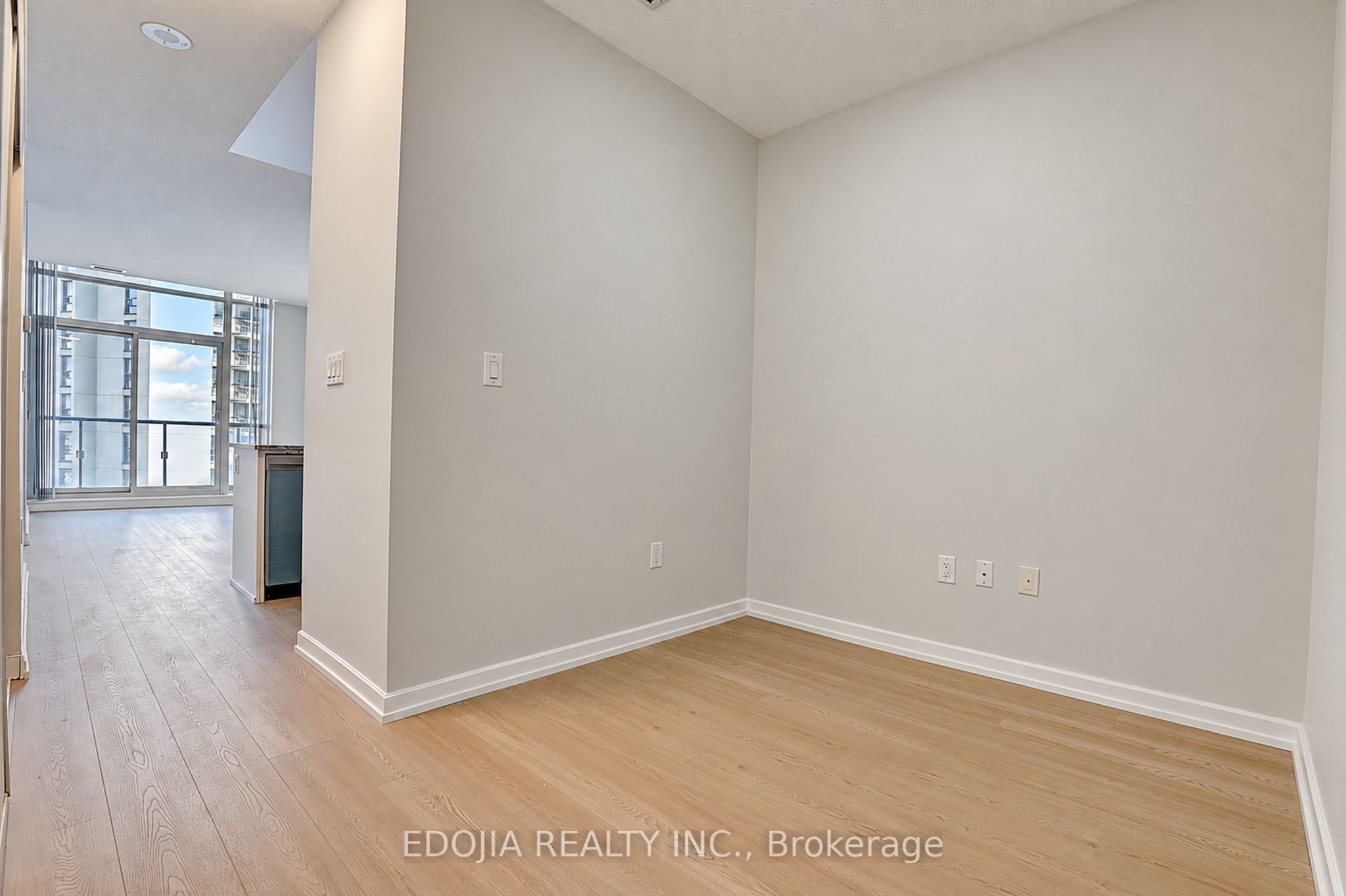 70 Forest Manor Road 511