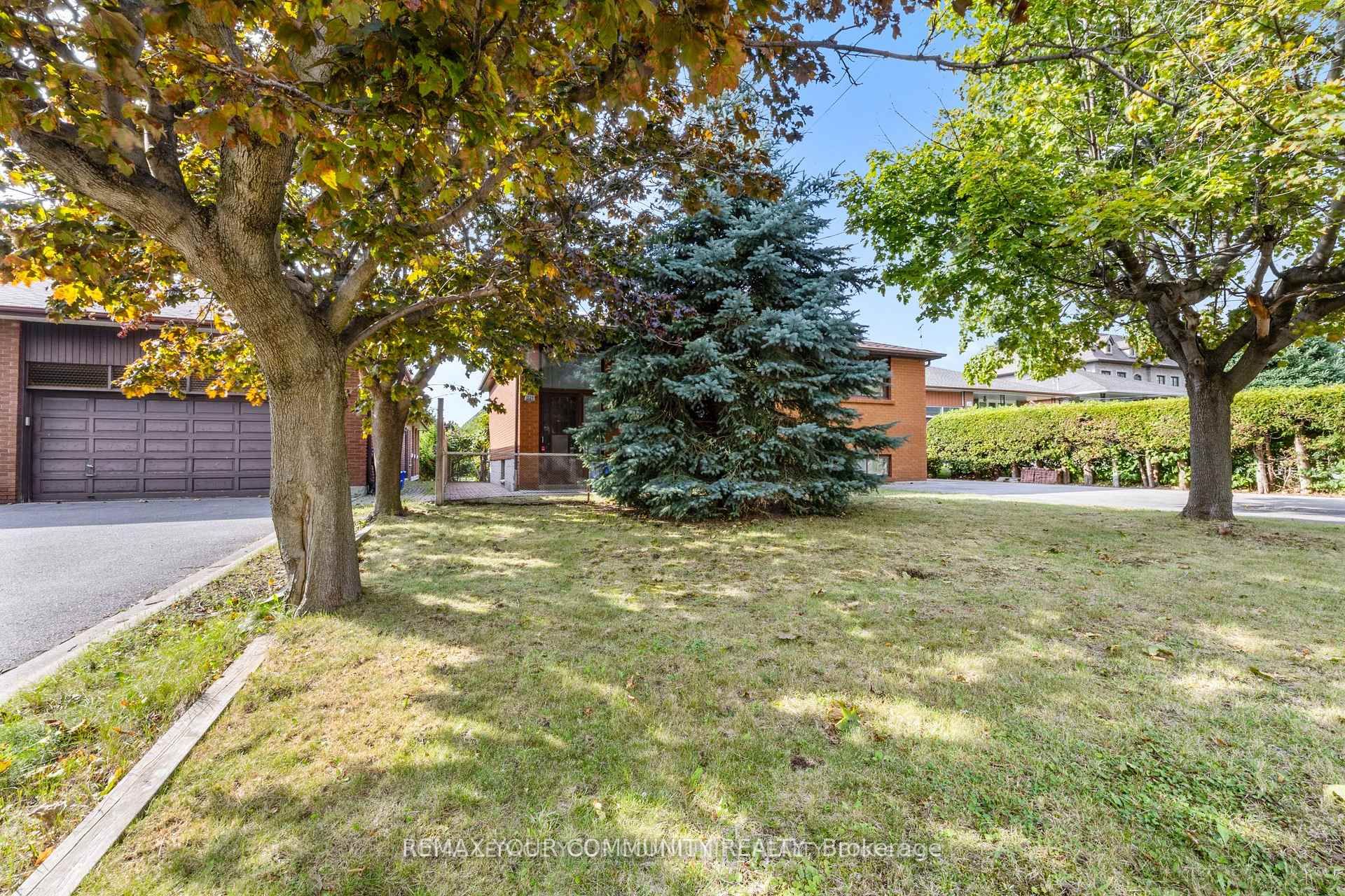 221 Elgin Mills Road W