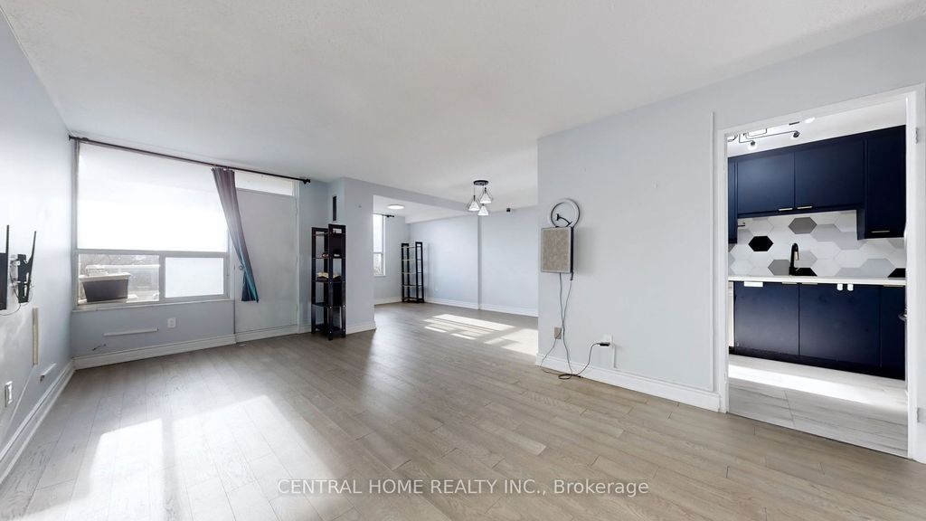 Photo of 5 Shady Golfway N/A #715, Toronto, ON M3C 3A4 (MLS # C12603948)