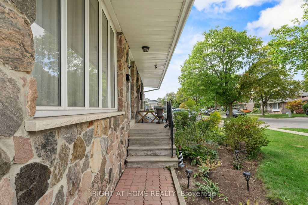 Photo of 19 Dunsany Crescent, Toronto, ON M9R 3W7 (MLS # W12390365)