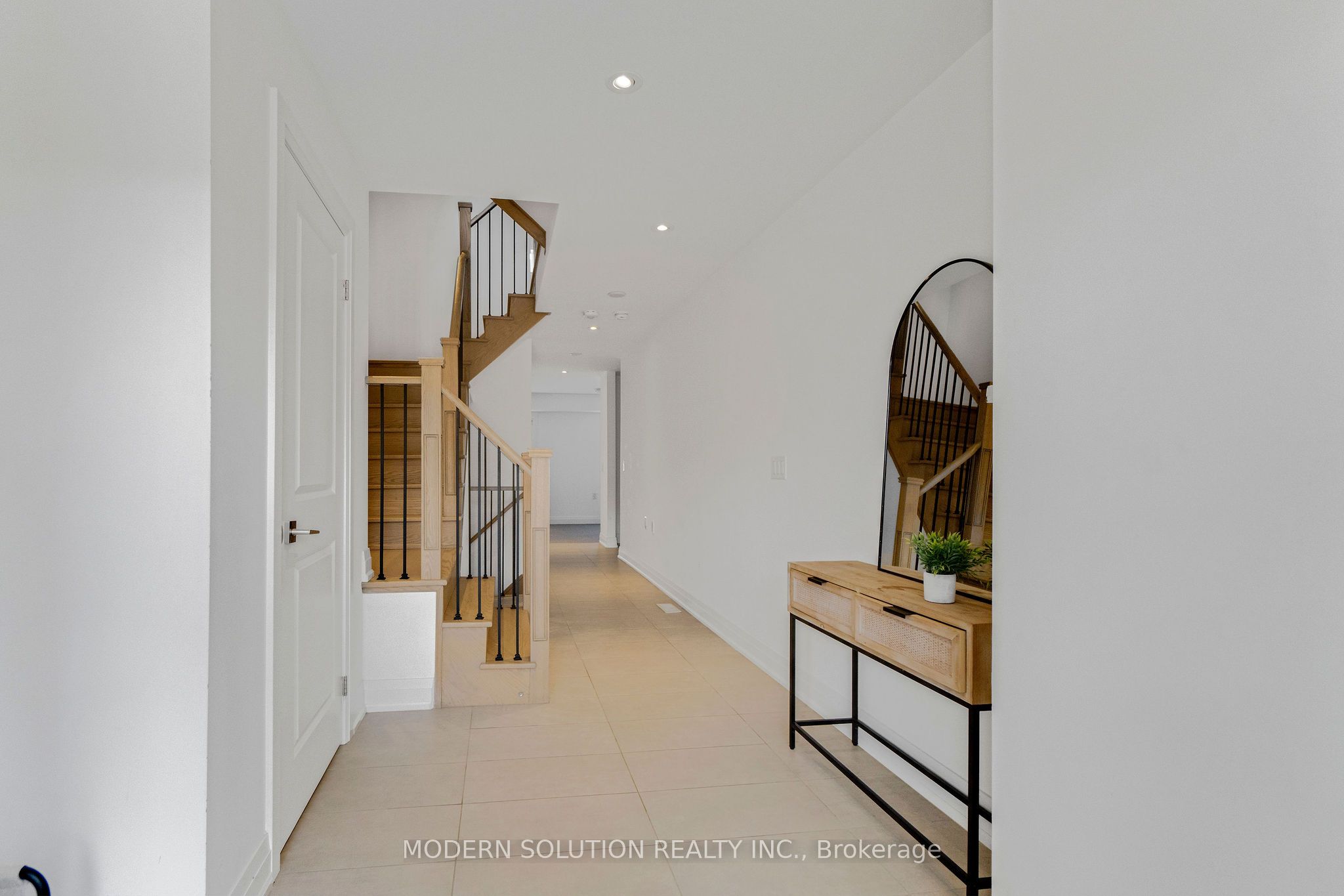 1659 Vellore Crescent