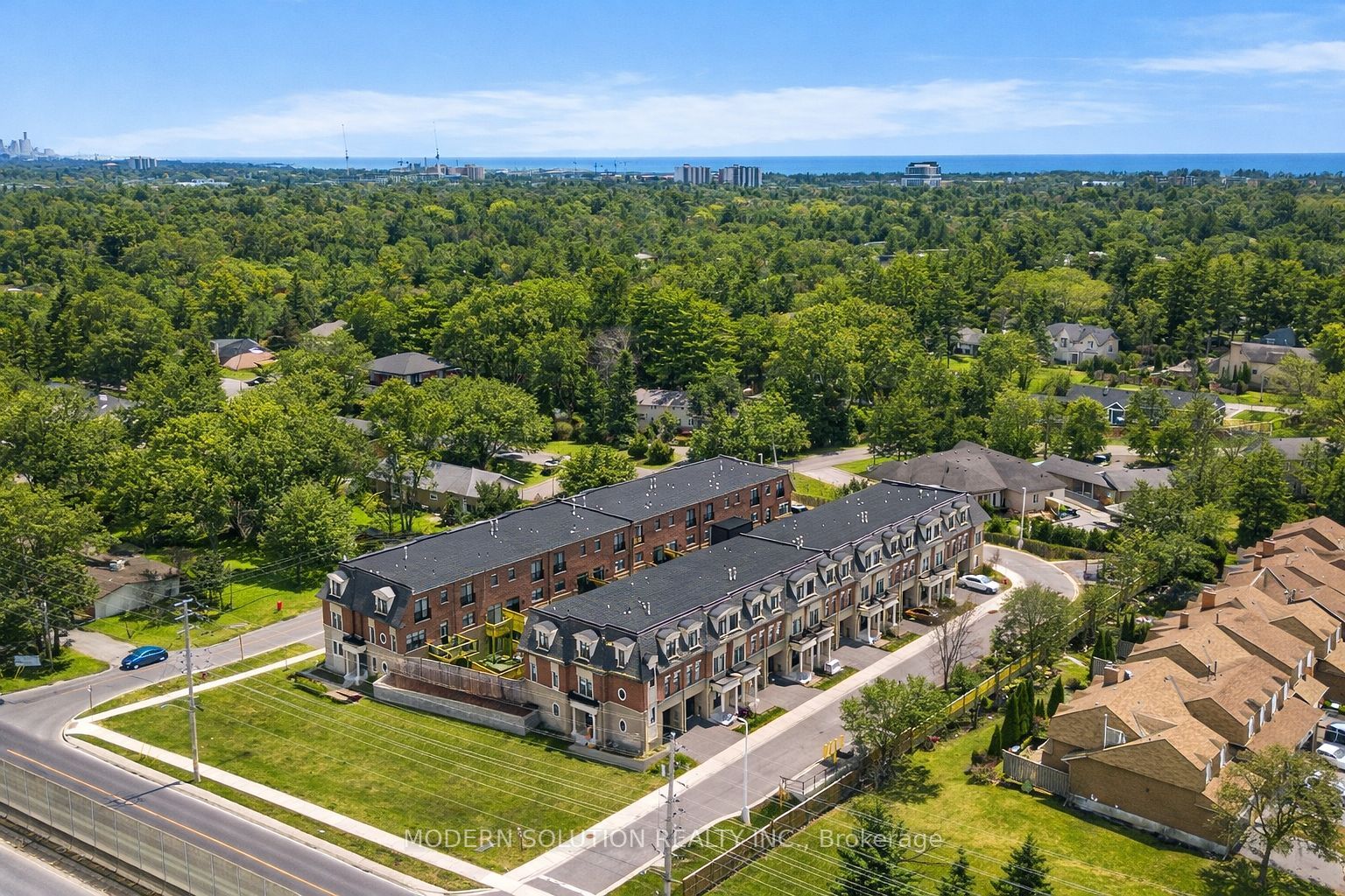 1659 Vellore Crescent