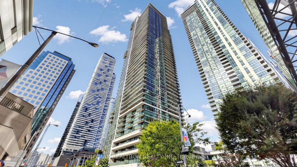 Photo of 33 Bay Street #2211, Toronto, ON M5J 2Z3 (MLS # C13757152)