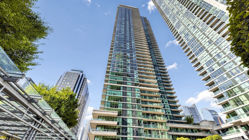 Photo of 33 Bay Street #2211, Toronto, ON M5J 2Z3 (MLS # C13757152)