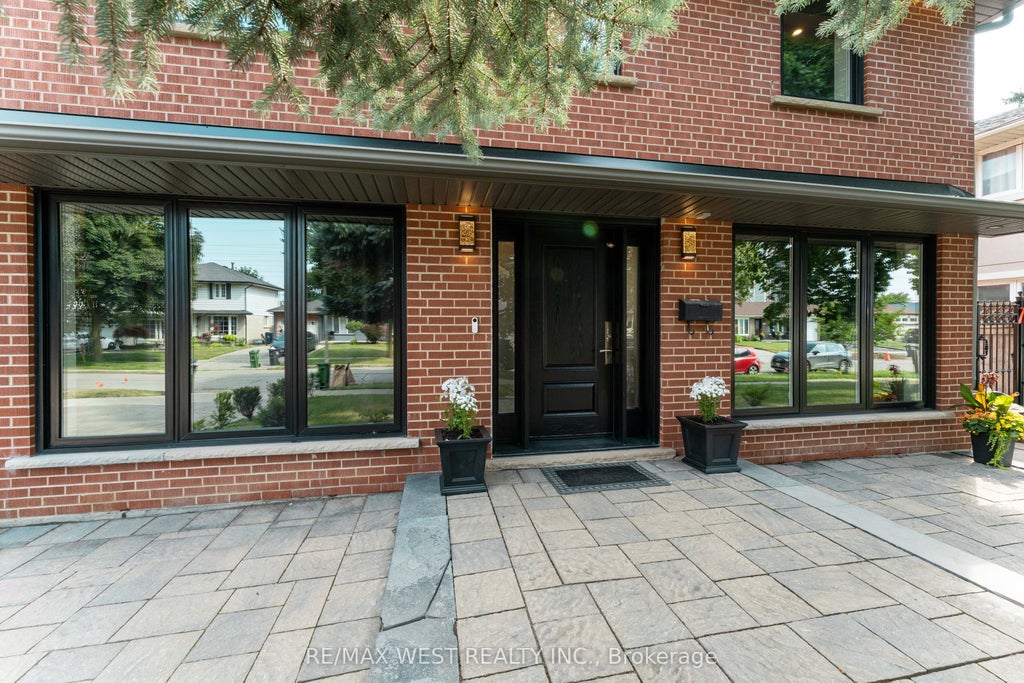 Photo of 139 Redgrave Drive, Toronto, ON M9R 3V6 (MLS # W13793210)