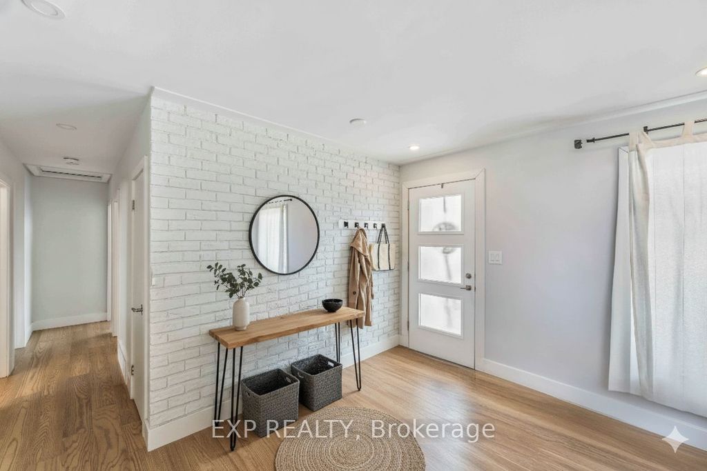 Photo of 44 Sherry Lane, South of Baseline to Knoxdale, ON K2G 3L8 (MLS # X12771628)