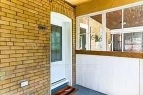 190 Marion Street Upper Toronto ON M6R 1E8