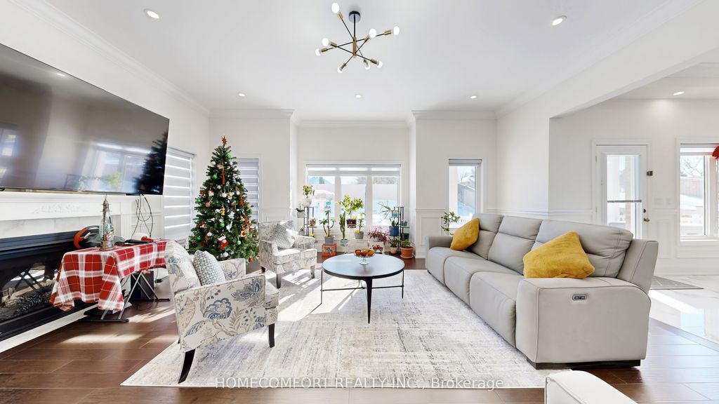 Photo of 3 Mary Willson Court, East Gwillimbury, ON L9N 0P5 (MLS # N12744584)