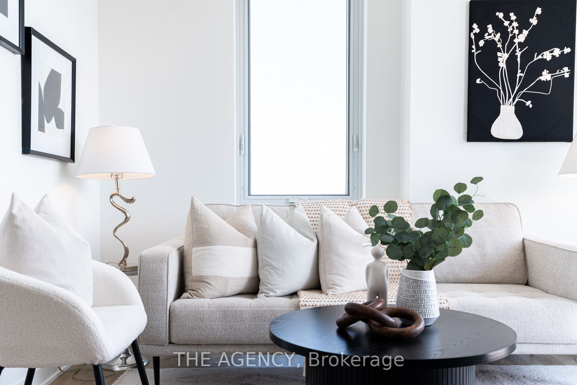 10 Oak Street 2403