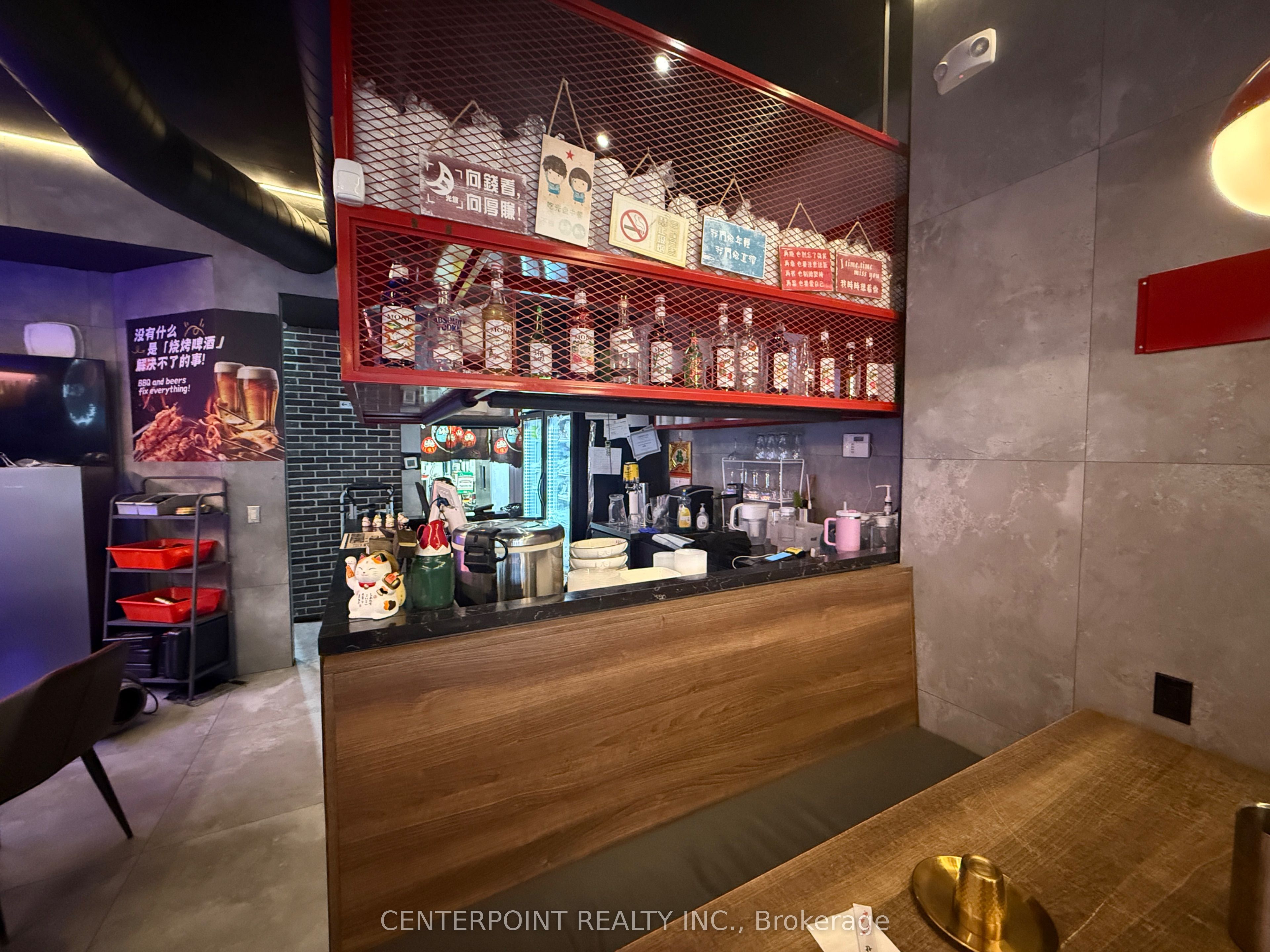 421 Dundas Street W G10